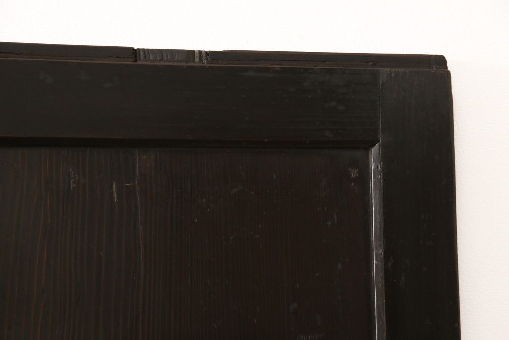 板戸4枚をリペア&カスタム!引手は加工し、1番使いやすい位置に取り付け。本体は現状の色味を活かして着色。(帯戸、引き戸)