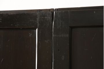 板戸4枚をリペア&カスタム!引手は加工し、1番使いやすい位置に取り付け。本体は現状の色味を活かして着色。(帯戸、引き戸)