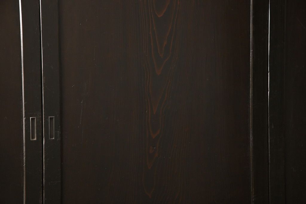 板戸4枚をリペア&カスタム!引手は加工し、1番使いやすい位置に取り付け。本体は現状の色味を活かして着色。(帯戸、引き戸)