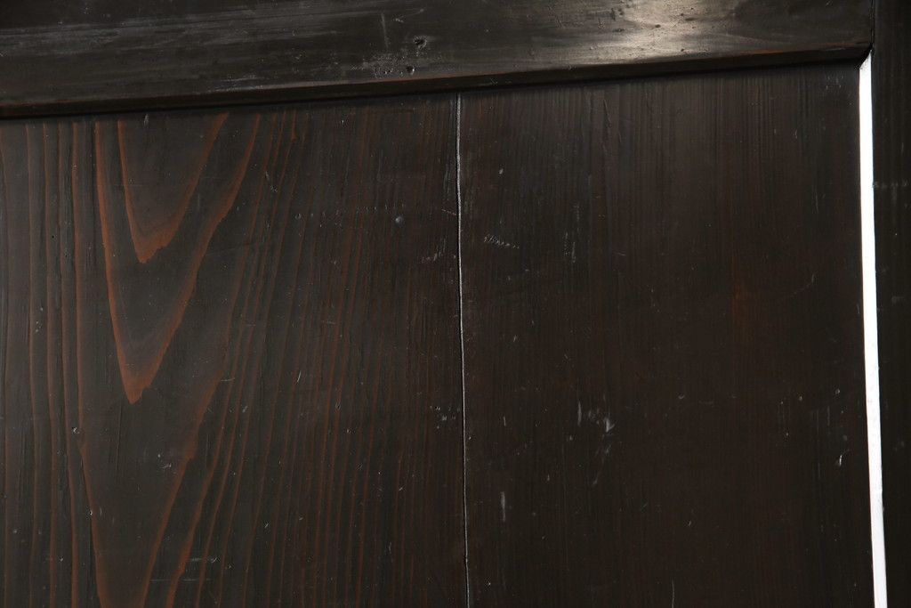 板戸4枚をリペア&カスタム!引手は加工し、1番使いやすい位置に取り付け。本体は現状の色味を活かして着色。(帯戸、引き戸)