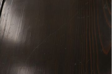 板戸4枚をリペア&カスタム!引手は加工し、1番使いやすい位置に取り付け。本体は現状の色味を活かして着色。(帯戸、引き戸)