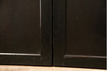 板戸4枚をリペア&カスタム!引手は加工し、1番使いやすい位置に取り付け。本体は現状の色味を活かして着色。(帯戸、引き戸)