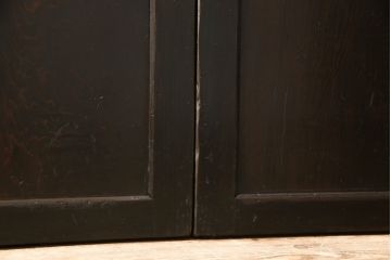 板戸4枚をリペア&カスタム!引手は加工し、1番使いやすい位置に取り付け。本体は現状の色味を活かして着色。(帯戸、引き戸)