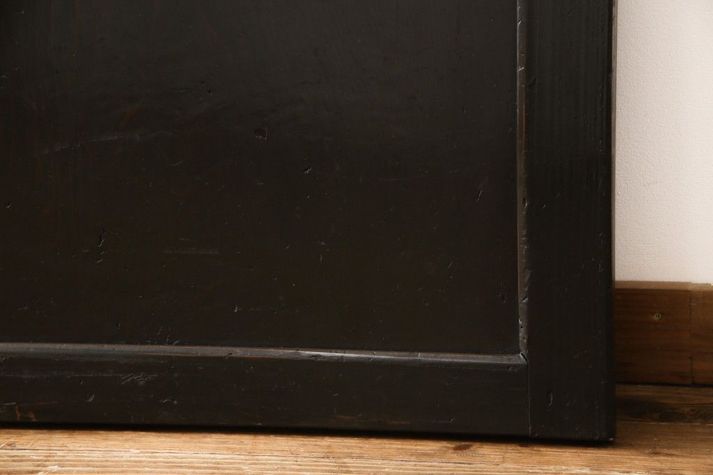 板戸4枚をリペア&カスタム!引手は加工し、1番使いやすい位置に取り付け。本体は現状の色味を活かして着色。(帯戸、引き戸)