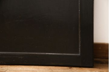 板戸4枚をリペア&カスタム!引手は加工し、1番使いやすい位置に取り付け。本体は現状の色味を活かして着色。(帯戸、引き戸)