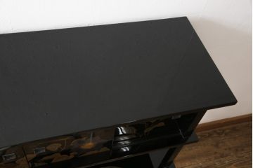飾り棚をリペア&カスタム!傷が目立つ箇所に金継ぎのような塗装仕上げ。(茶棚、キャビネット)