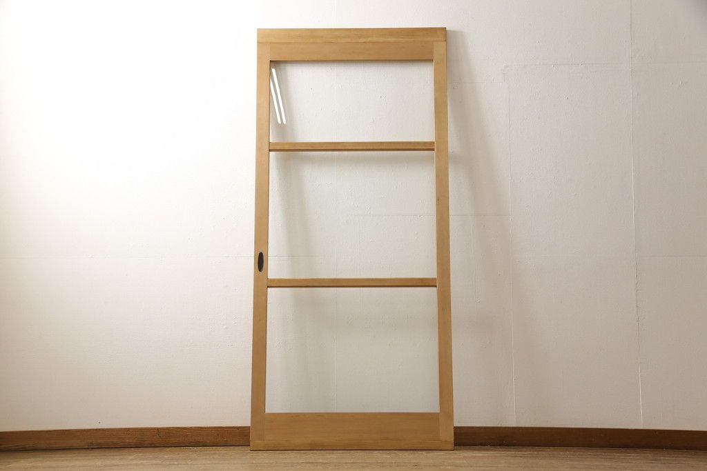 ガラス戸をリペア&カスタム!高さと幅をリサイズし、表の引き手そのままに、裏は似たものを取り付け。本体は現状の色味や雰囲気を残しつつクリアワックスにて仕上げ。(引き戸、玄関戸)