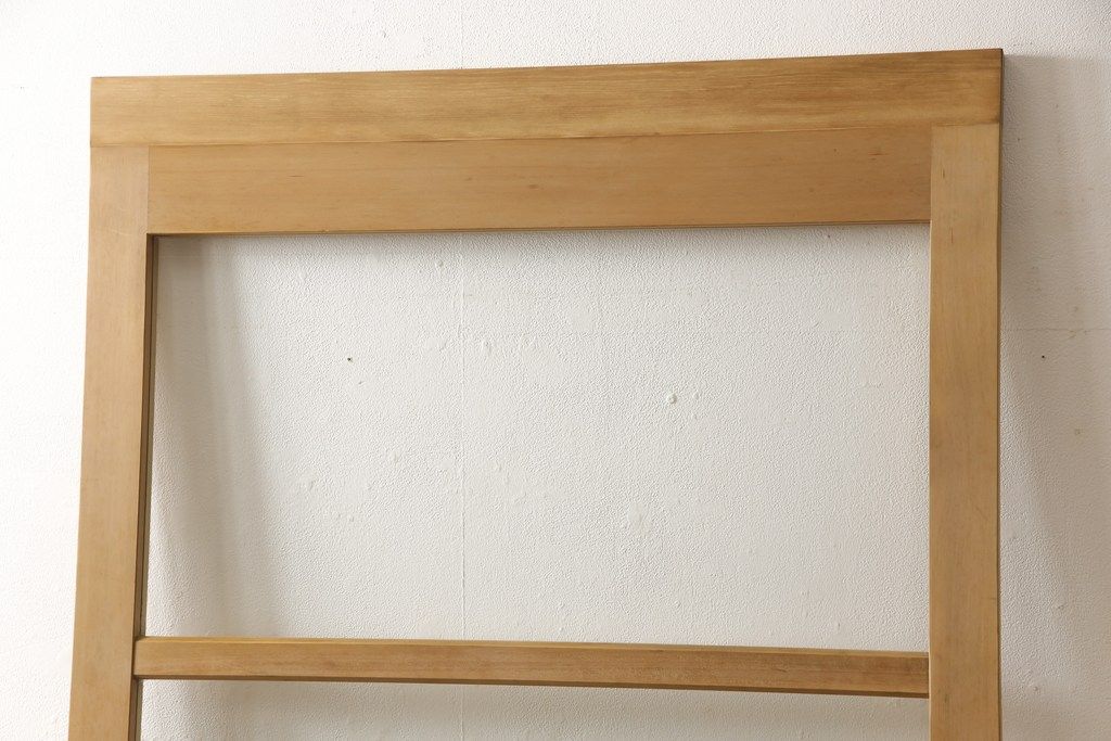 ガラス戸をリペア&カスタム!高さと幅をリサイズし、表の引き手そのままに、裏は似たものを取り付け。本体は現状の色味や雰囲気を残しつつクリアワックスにて仕上げ。(引き戸、玄関戸)