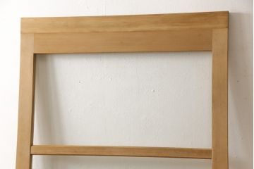 ガラス戸をリペア&カスタム!高さと幅をリサイズし、表の引き手そのままに、裏は似たものを取り付け。本体は現状の色味や雰囲気を残しつつクリアワックスにて仕上げ。(引き戸、玄関戸)