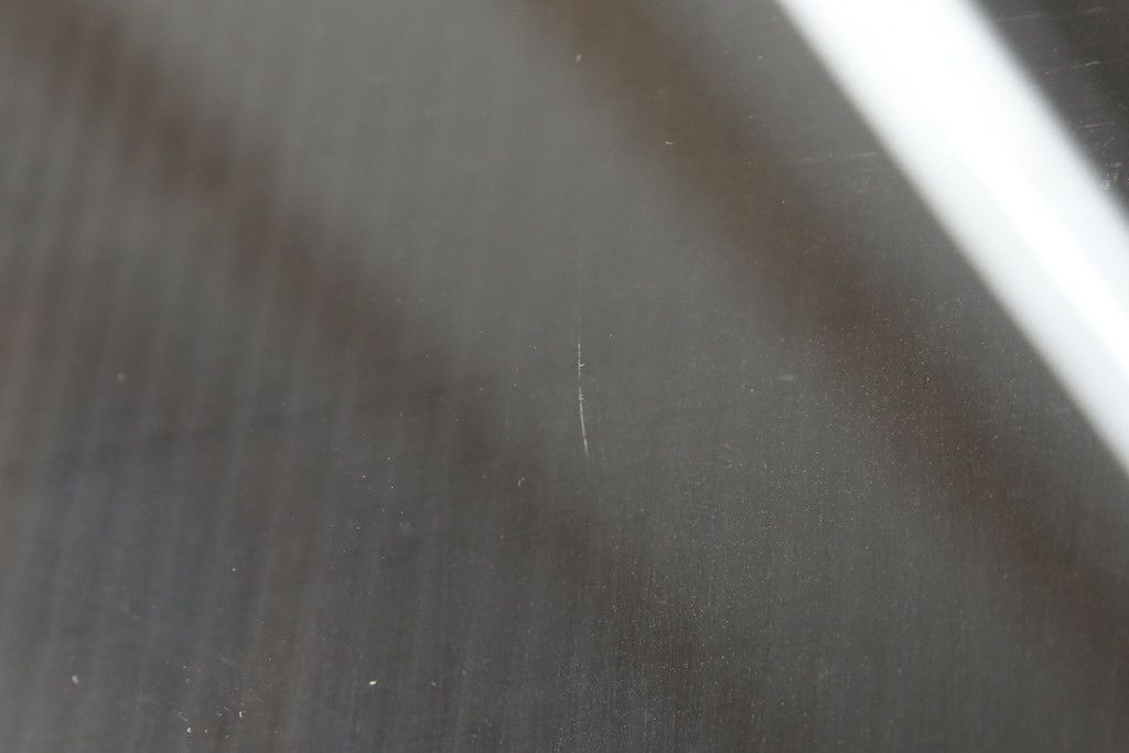 ガラス戸をリペア&カスタム!高さと幅をリサイズし、表の引き手そのままに、裏は似たものを取り付け。本体は現状の色味や雰囲気を残しつつクリアワックスにて仕上げ。(引き戸、玄関戸)