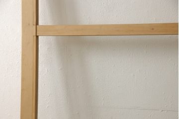 ガラス戸をリペア&カスタム!高さと幅をリサイズし、表の引き手そのままに、裏は似たものを取り付け。本体は現状の色味や雰囲気を残しつつクリアワックスにて仕上げ。(引き戸、玄関戸)