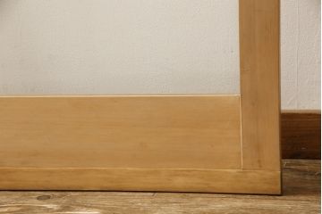 ガラス戸をリペア&カスタム!高さと幅をリサイズし、表の引き手そのままに、裏は似たものを取り付け。本体は現状の色味や雰囲気を残しつつクリアワックスにて仕上げ。(引き戸、玄関戸)