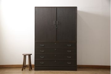 加茂総桐箪笥をリペア&カスタム!引出しを調整し、現状稼働しない鍵を使用できるようリペア。背板の割れは埋木処理。本体は当店商品を参考に着色仕上げ。(並厚、四方丸、総桐たんす、衣装箪笥、着物箪笥、和タンス)