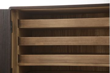 加茂総桐箪笥をリペア&カスタム!引出しを調整し、現状稼働しない鍵を使用できるようリペア。背板の割れは埋木処理。本体は当店商品を参考に着色仕上げ。(並厚、四方丸、総桐たんす、衣装箪笥、着物箪笥、和タンス)