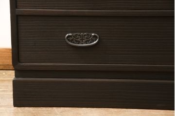 加茂総桐箪笥をリペア&カスタム!引出しを調整し、現状稼働しない鍵を使用できるようリペア。背板の割れは埋木処理。本体は当店商品を参考に着色仕上げ。(並厚、四方丸、総桐たんす、衣装箪笥、着物箪笥、和タンス)