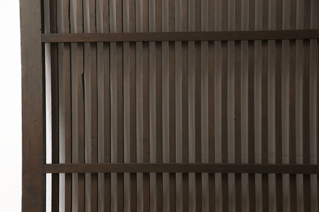 蔵戸をリペア&カスタム!高さをリサイズし、戸首造作。鎌錠・戸車を取り付け、色味は当店商品を参考に着色。(引き戸、玄関戸、格子戸)