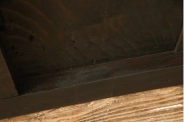 蔵戸をリペア&カスタム!高さをリサイズし、戸首造作。鎌錠・戸車を取り付け、色味は当店商品を参考に着色。(引き戸、玄関戸、格子戸)