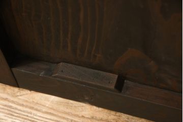 蔵戸をリペア&カスタム!高さをリサイズし、戸首造作。鎌錠・戸車を取り付け、色味は当店商品を参考に着色。(引き戸、玄関戸、格子戸)