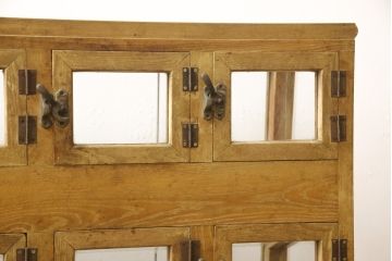 ガラスケースの見た目を変えずに綺麗にリペア!現状に合わせて1トーン程落ち着いた色に着色。(ショーケース、陳列棚、マス目、飾り棚)