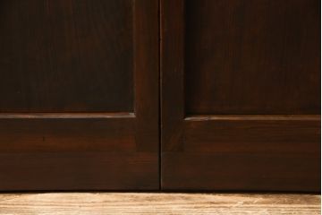 障子帯戸をリペア&カスタム!高さをリサイズし、既存の障子をプラスチック障子紙に張り替え。現状のお品物に合わせて1トーン程落ち着いた色に着色。(板戸、引き戸)
