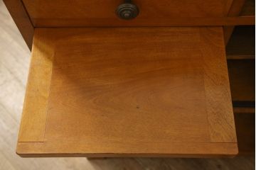 コーナーカウンターをリペア&カスタム!開き扉を新たに製作し、色味は既存の色に合わせた着色。(収納棚、カウンターテーブル)