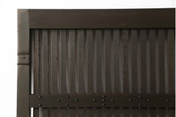 蔵戸をリペア&カスタム!戸首造作し、鎌錠・戸車を取り付け。色味は当店商品を参考に着色。(格子戸、引き戸、玄関戸)