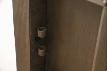 蔵戸をリペア&カスタム!戸首造作し、鎌錠・戸車を取り付け。色味は当店商品を参考に着色。(格子戸、引き戸、玄関戸)