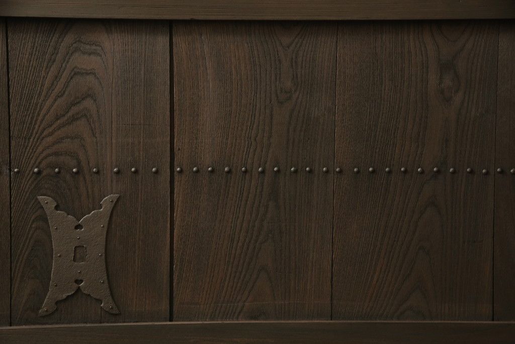 蔵戸をリペア&カスタム!戸首造作し、鎌錠・戸車を取り付け。色味は当店商品を参考に着色。(格子戸、引き戸、玄関戸)