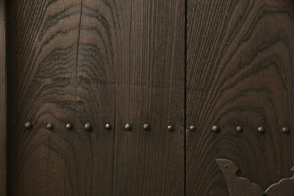 蔵戸をリペア&カスタム!戸首造作し、鎌錠・戸車を取り付け。色味は当店商品を参考に着色。(格子戸、引き戸、玄関戸)