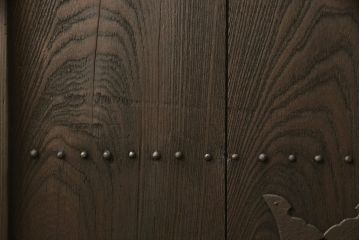 蔵戸をリペア&カスタム!戸首造作し、鎌錠・戸車を取り付け。色味は当店商品を参考に着色。(格子戸、引き戸、玄関戸)