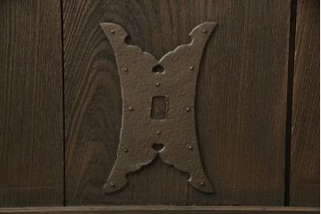 蔵戸をリペア&カスタム!戸首造作し、鎌錠・戸車を取り付け。色味は当店商品を参考に着色。(格子戸、引き戸、玄関戸)