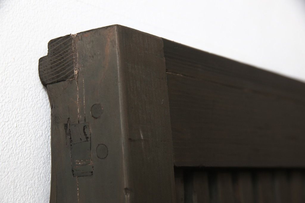 蔵戸をリペア&カスタム!戸首造作し、鎌錠・戸車を取り付け。色味は当店商品を参考に着色。(格子戸、引き戸、玄関戸)