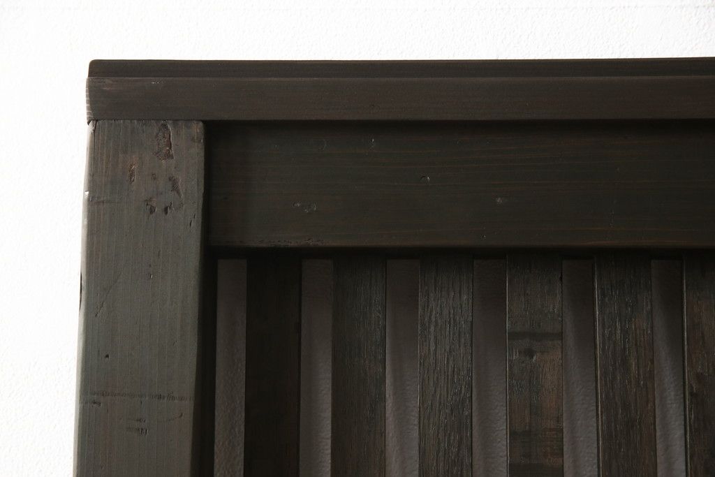 蔵戸をリペア&カスタム!戸首造作し、鎌錠・戸車を取り付け。色味は当店商品を参考に着色。(格子戸、引き戸、玄関戸)