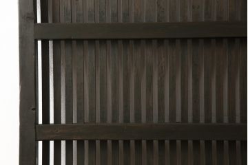 蔵戸をリペア&カスタム!戸首造作し、鎌錠・戸車を取り付け。色味は当店商品を参考に着色。(格子戸、引き戸、玄関戸)