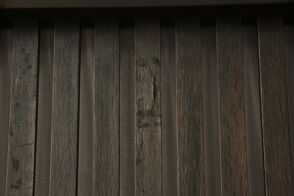 蔵戸をリペア&カスタム!戸首造作し、鎌錠・戸車を取り付け。色味は当店商品を参考に着色。(格子戸、引き戸、玄関戸)