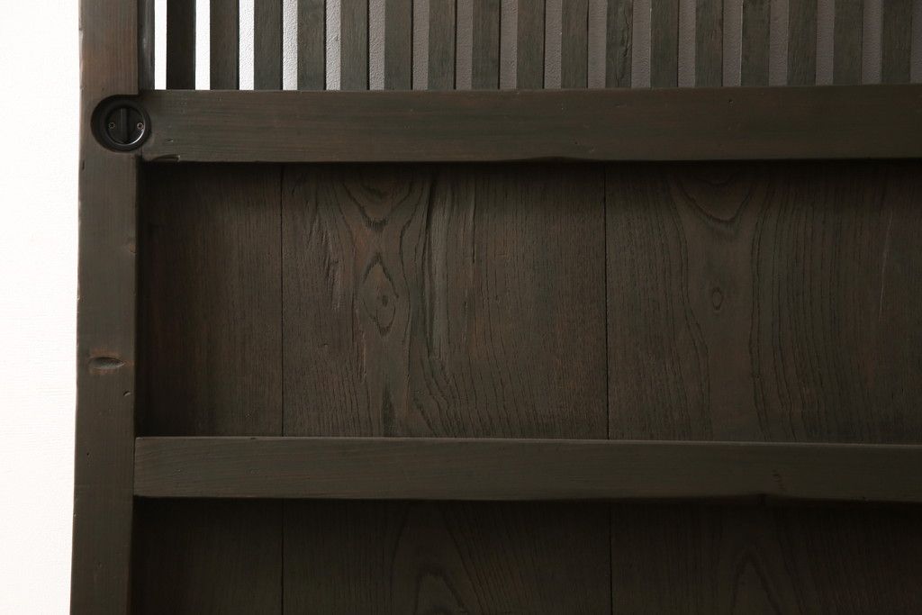 蔵戸をリペア&カスタム!戸首造作し、鎌錠・戸車を取り付け。色味は当店商品を参考に着色。(格子戸、引き戸、玄関戸)