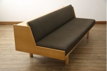 ソファベッドの見た目を変えずに綺麗にリペア!(ソファベッド、3人掛けソファ、ヴィンテージ)