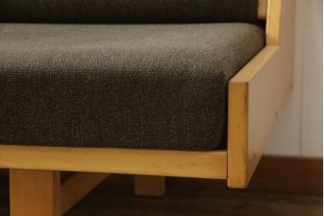 ソファベッドの見た目を変えずに綺麗にリペア!(ソファベッド、3人掛けソファ、ヴィンテージ)