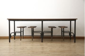 格納スツール8脚付きテーブルをリペア&カスタム!金属部をマットブラックペイントし、クラッキング塗装。(8人用ダイニングテーブル、作業台、ワークスペース)