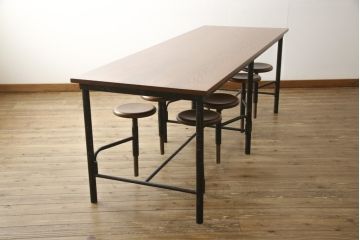 格納スツール8脚付きテーブルをリペア&カスタム!金属部をマットブラックペイントし、クラッキング塗装。(8人用ダイニングテーブル、作業台、ワークスペース)