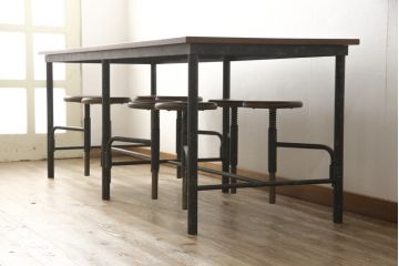 格納スツール8脚付きテーブルをリペア&カスタム!金属部をマットブラックペイントし、クラッキング塗装。(8人用ダイニングテーブル、作業台、ワークスペース)