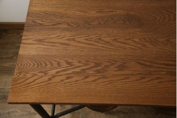 格納スツール8脚付きテーブルをリペア&カスタム!金属部をマットブラックペイントし、クラッキング塗装。(8人用ダイニングテーブル、作業台、ワークスペース)