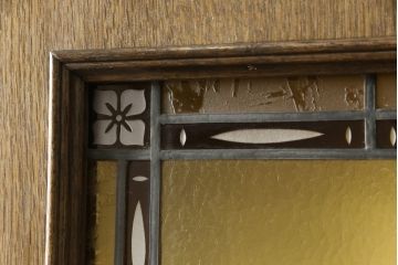 木製ドアをリペア&カスタム!高さをリサイズし、ローラー締まりを新しい物に交換。新材にて補修・加工した箇所は出来る限り本体の色味に合わせて着色。(扉、建具、ヴィンテージ)