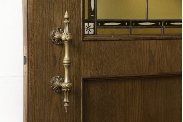 木製ドアをリペア&カスタム!高さをリサイズし、ローラー締まりを新しい物に交換。新材にて補修・加工した箇所は出来る限り本体の色味に合わせて着色。(扉、建具、ヴィンテージ)