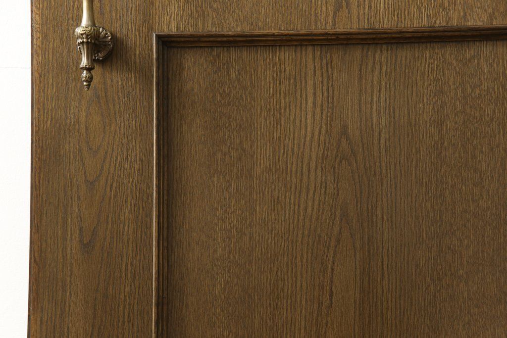 木製ドアをリペア&カスタム!高さをリサイズし、ローラー締まりを新しい物に交換。新材にて補修・加工した箇所は出来る限り本体の色味に合わせて着色。(扉、建具、ヴィンテージ)