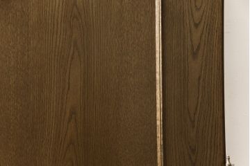 木製ドアをリペア&カスタム!高さをリサイズし、ローラー締まりを新しい物に交換。新材にて補修・加工した箇所は出来る限り本体の色味に合わせて着色。(扉、建具、ヴィンテージ)