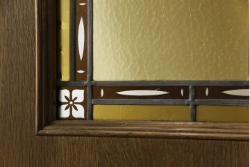 木製ドアをリペア&カスタム!高さをリサイズし、ローラー締まりを新しい物に交換。新材にて補修・加工した箇所は出来る限り本体の色味に合わせて着色。(扉、建具、ヴィンテージ)