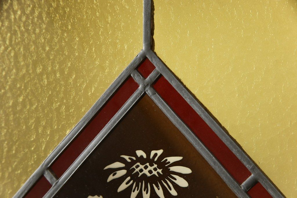 木製ドアをリペア&カスタム!高さをリサイズし、ローラー締まりを新しい物に交換。新材にて補修・加工した箇所は出来る限り本体の色味に合わせて着色。(扉、建具、ヴィンテージ)