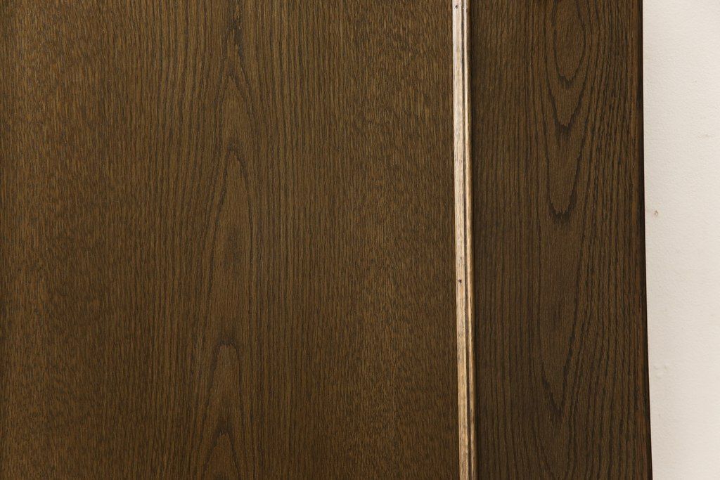 木製ドアをリペア&カスタム!高さをリサイズし、ローラー締まりを新しい物に交換。新材にて補修・加工した箇所は出来る限り本体の色味に合わせて着色。(扉、建具、ヴィンテージ)