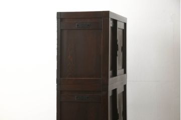帳場箪笥をリペア&カスタム!棚板を交換し、棚受位置を調整、引き出し背板の割れを修復。金具を黒色に再塗装。本体は最も濃い箇所の色味に合わせて着色しワックス塗装。(重ね箪笥、収納棚)